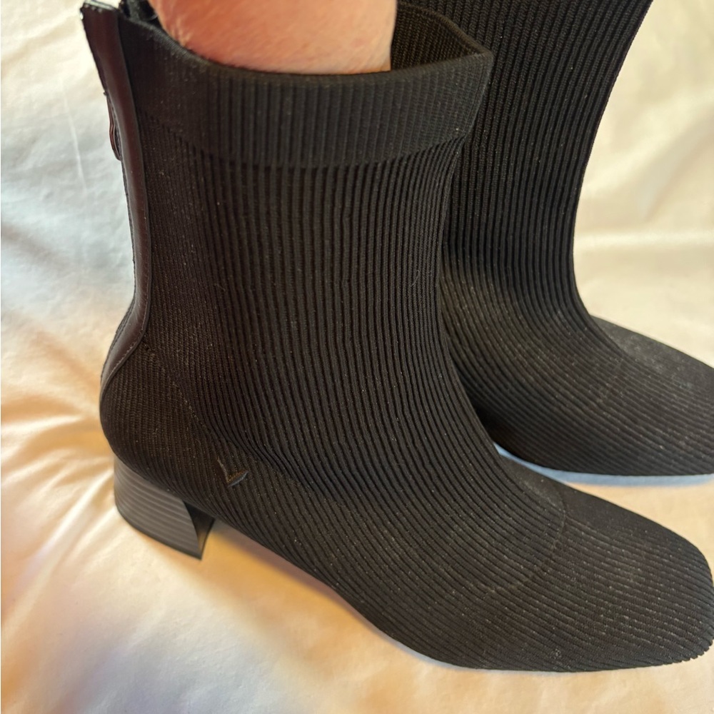 COPY - Sleek Black Ankle Booties with Ribbed Knit Design